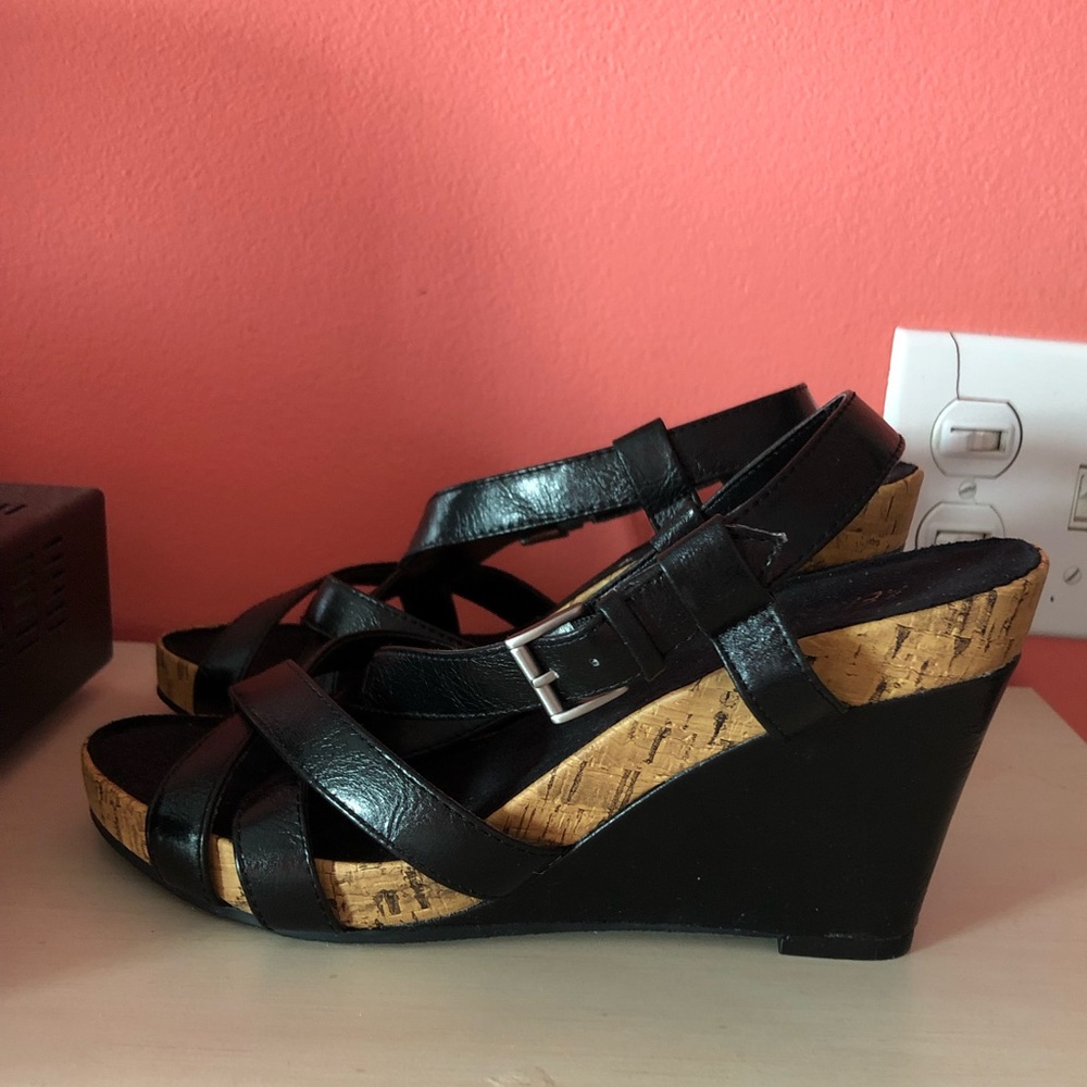 Sandals - Picture 2 of 4